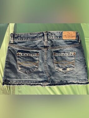 AMBERCROMBIE AND FITCH JEANS ULTRA LOW MINI SKIRT SIZE 00 OR KIDS SIZE 16